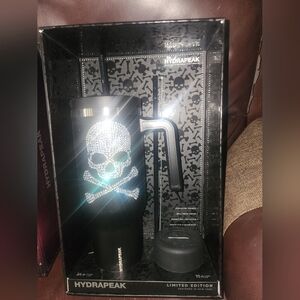 Hydrapeak Black Skull Tumbler